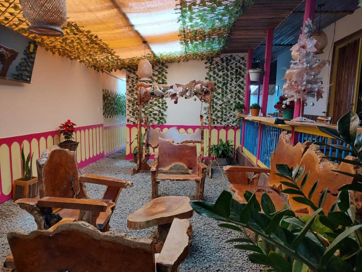 Hostal Casa Madrigal Hotel ฟิลานเดีย ภายนอก รูปภาพ