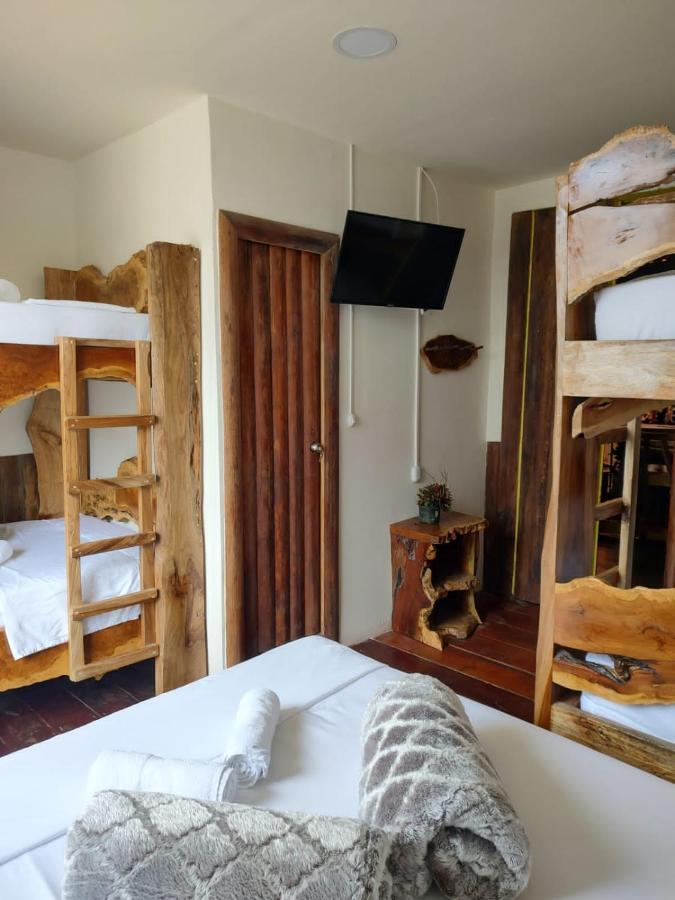 Hostal Casa Madrigal Hotel ฟิลานเดีย ภายนอก รูปภาพ