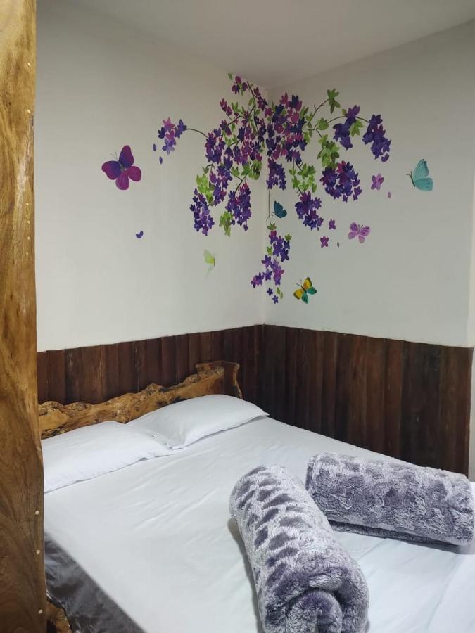 Hostal Casa Madrigal Hotel ฟิลานเดีย ภายนอก รูปภาพ